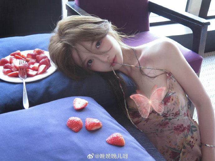 AI女同黑料网-人物线索·片尾线索封面